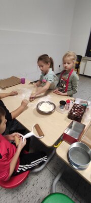 Foto des Albums: Plätzchen backen 2a