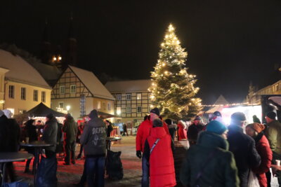 Foto des Albums: Kyritz leuchtete zu Lichterfest und Weihnachtszauber-Markt (02.12.2023)