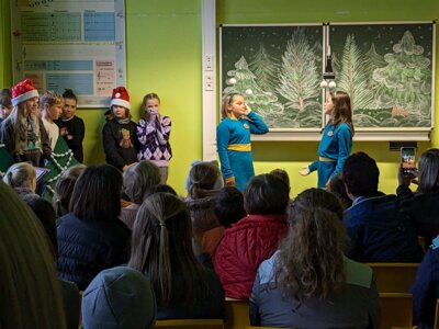 Weihnachtsprogramm Kl. 4a 