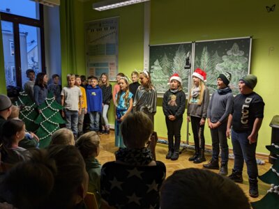 Weihnachtsprogramm Kl. 4b 