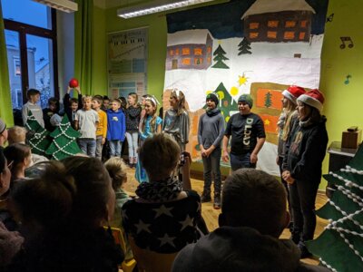 Weihnachtsprogramm Kl. 4b 