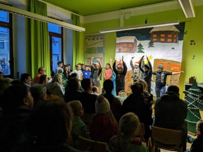 Weihnachtsprogramm Kl. 4b 