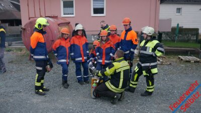 Foto des Albums: ÜBUNG BRANDSCHUTZVERGLASUNG DER JUGENDGRUPPE