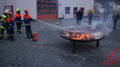 Foto des Albums: ÜBUNG BRANDSCHUTZVERGLASUNG DER JUGENDGRUPPE