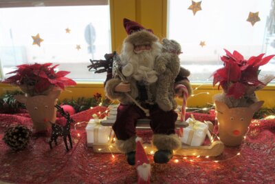 Der Nikolaus ist hier und da zu sehen.  (Bild vergr&ouml;&szlig;ern)