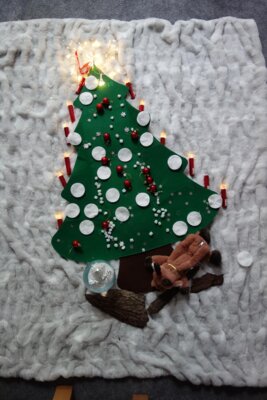 Ein Christbaum als Legearbeit.  (Bild vergr&ouml;&szlig;ern)