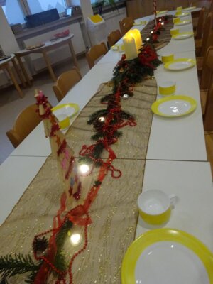 Wir feiern Weihnachten im Kindergarten.  (Bild vergr&ouml;&szlig;ern)