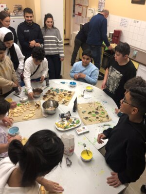 Foto des Albums: In der Weihnachtsbäckerei in Neukölln (07. 12. 2023)