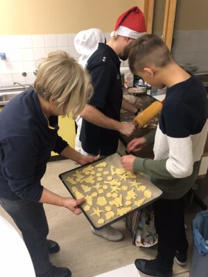 Foto des Albums: In der Weihnachtsbäckerei in Neukölln (07. 12. 2023)