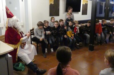 01 Nikolaus und die Kinder 