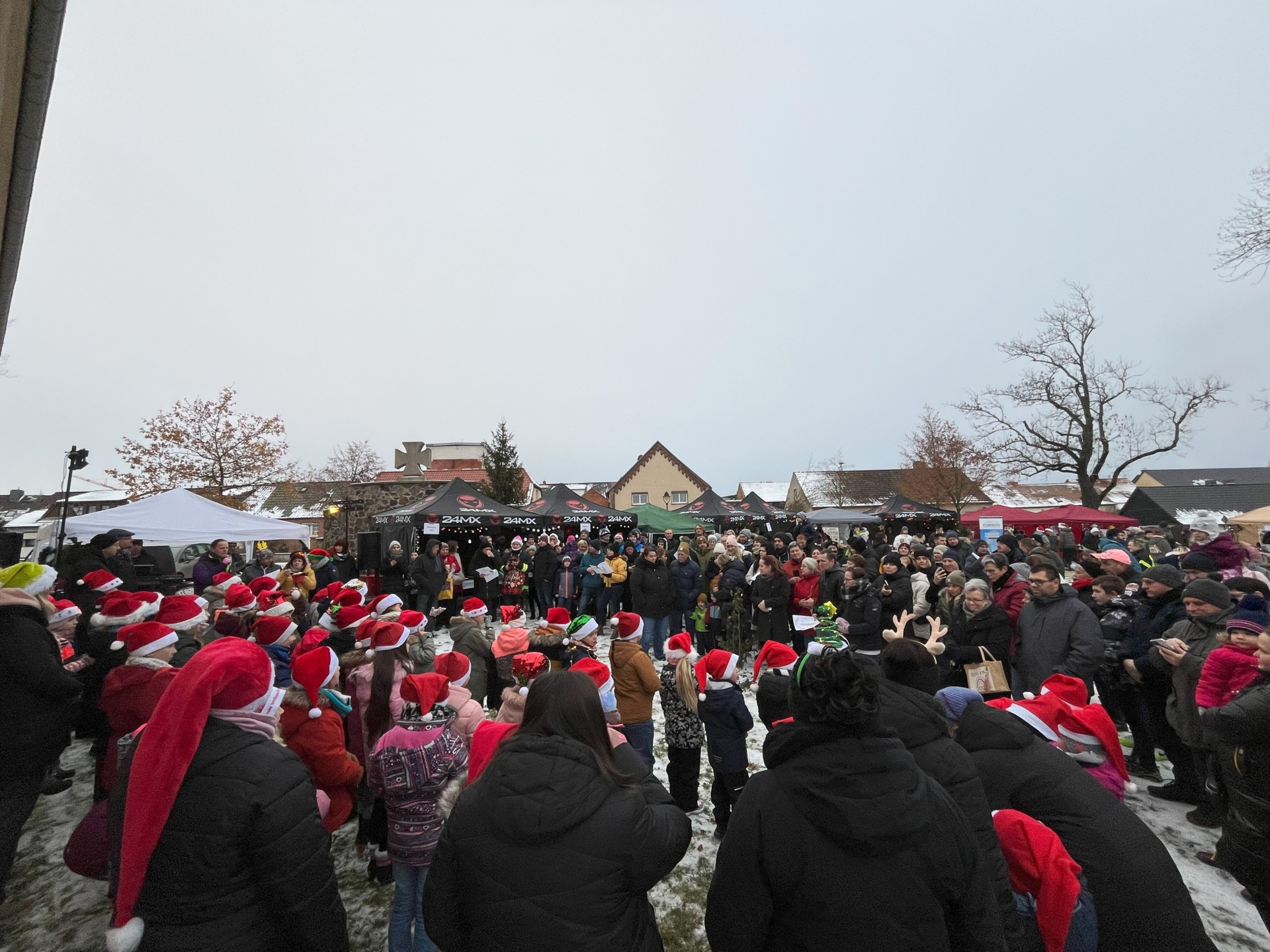 Bild: Adventsmarkt Übersicht