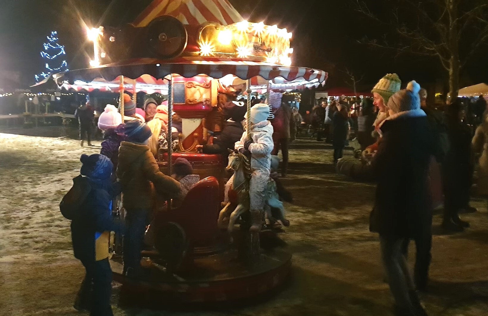 Bild: Adventsmarkt Übersicht 2