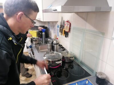 Vorschaubild: Glühwein und Kinderpunsch werden vor gekocht