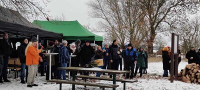 Foto des Albums: Protest Deponie und Einweihung Bank in Holzhausen (03.12.2023)