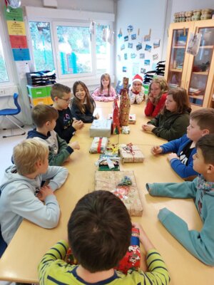 Foto des Albums: 🎄Weihnachtsfeier der Klasse 4 🎅🏼