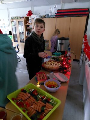 Foto des Albums: 🎄Weihnachtsfeier der Klasse 4 🎅🏼