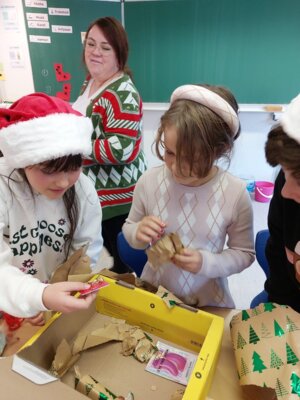 Foto des Albums: 🎄Weihnachtsfeier der Klasse 4 🎅🏼