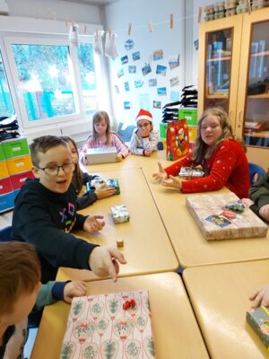 Foto des Albums: 🎄Weihnachtsfeier der Klasse 4 🎅🏼