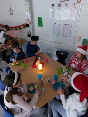 Foto des Albums: 🎄Weihnachtsfeier der Klasse 4 🎅🏼