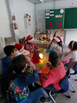 Foto des Albums: 🎄Weihnachtsfeier der Klasse 4 🎅🏼