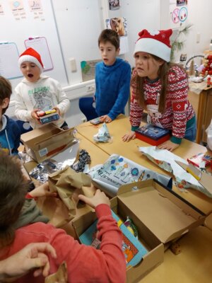 Foto des Albums: 🎄Weihnachtsfeier der Klasse 4 🎅🏼