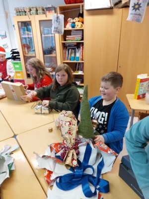 Foto des Albums: 🎄Weihnachtsfeier der Klasse 4 🎅🏼