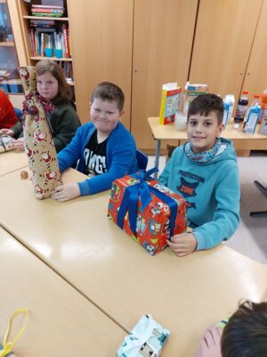 Foto des Albums: 🎄Weihnachtsfeier der Klasse 4 🎅🏼
