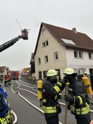 Foto des Albums: B 3 - Dachstuhlbrand (Person in Gefahr)
