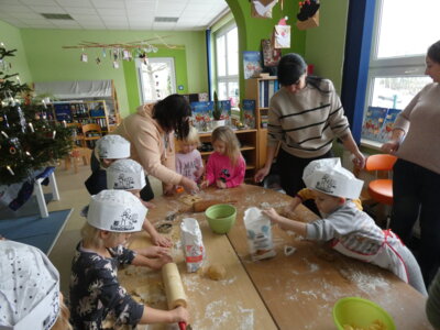 Foto des Albums: Plätzchen backen (05. 12. 2023)