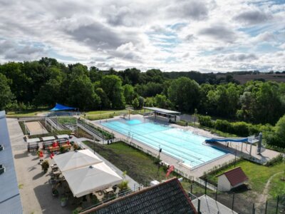 Freibad O&szlig;mannstedt  (Bild vergr&ouml;&szlig;ern)