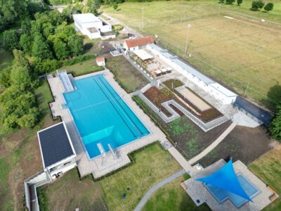 Luftbildansicht Freibad O&szlig;mannstedt  (Bild vergr&ouml;&szlig;ern)