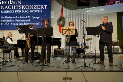 Foto des Albums: Großes Weihnachtskonzert