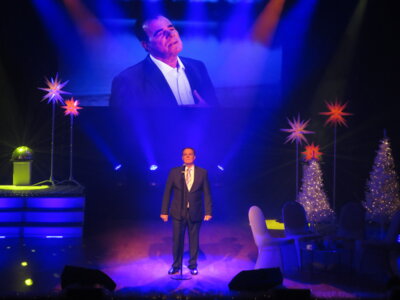 Foto des Albums: Maximilian Arland präsentiert „Weihnachten mit unseren Stars 2023“