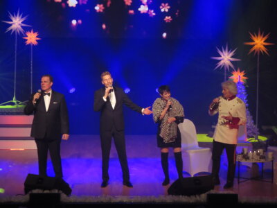 Foto des Albums: Maximilian Arland präsentiert „Weihnachten mit unseren Stars 2023“
