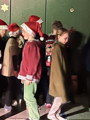 Foto des Albums: Die Weihnachtsfeier der Schule