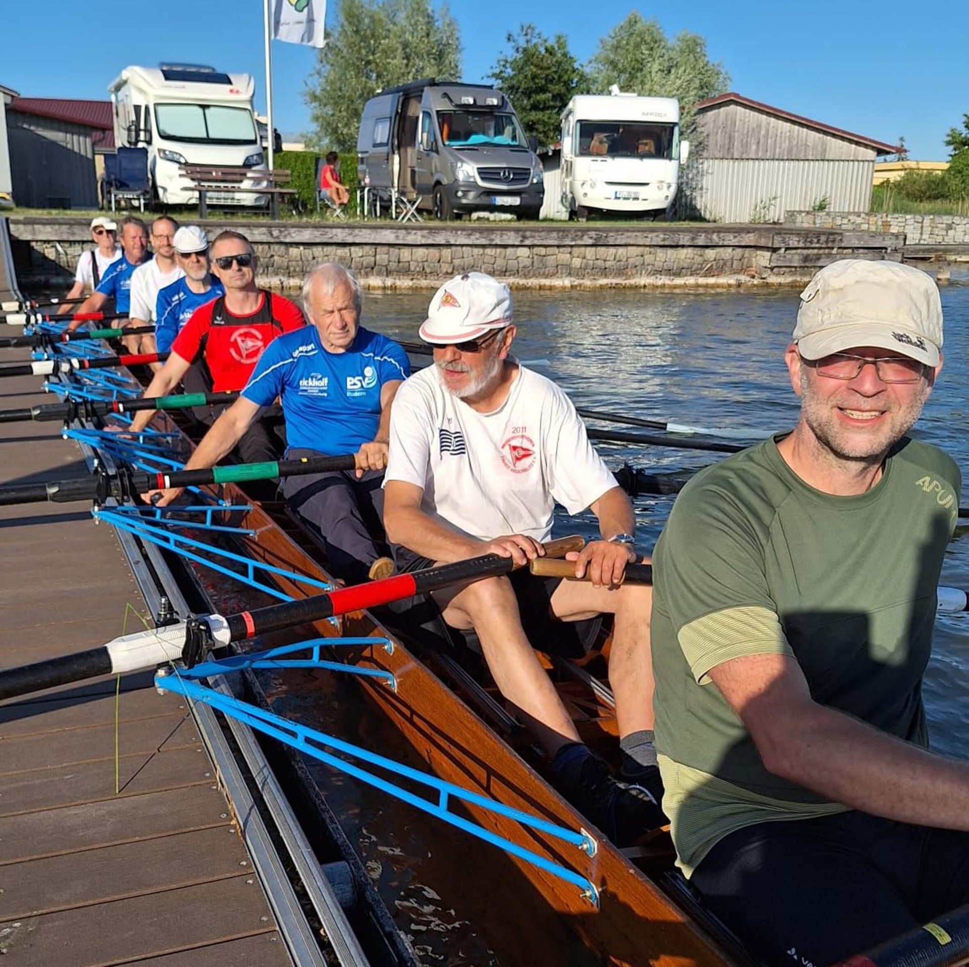 Bild: Vor der Ausfahrt in Neustrelitz