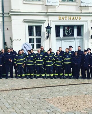 Foto des Albums: Drehleiterübergabe Feuerwehr Pritzwalk am 15.04.2023