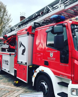 Foto des Albums: Drehleiterübergabe Feuerwehr Pritzwalk am 15.04.2023