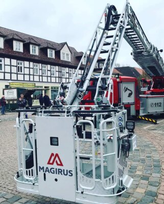 Foto des Albums: Drehleiterübergabe Feuerwehr Pritzwalk am 15.04.2023