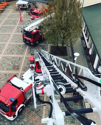 Foto des Albums: Drehleiterübergabe Feuerwehr Pritzwalk am 15.04.2023