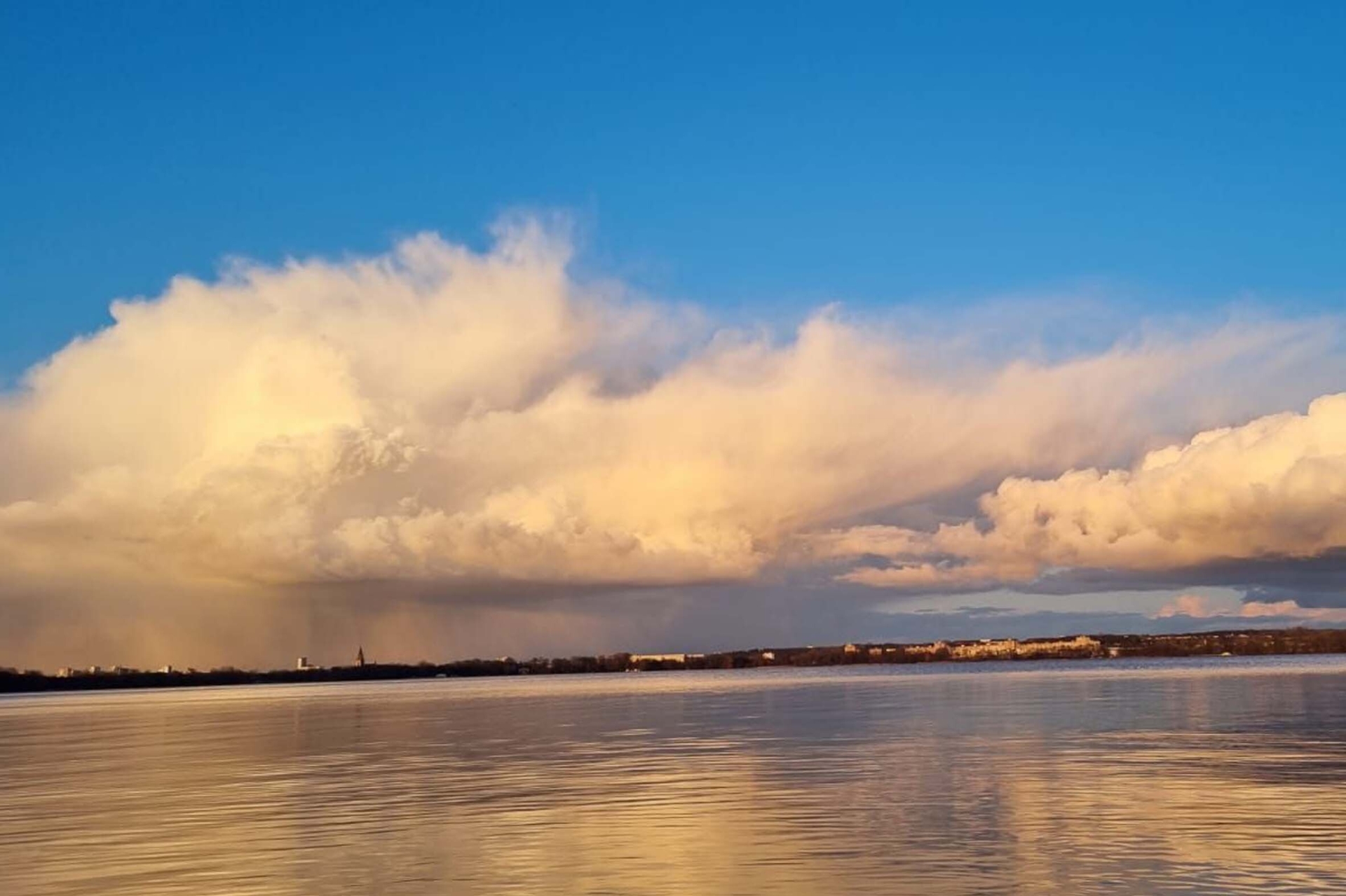 Bild: Wolken über Neubrandenburg