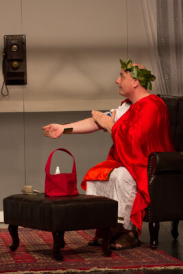 Foto des Albums: Schau nicht unters Rosenbeet