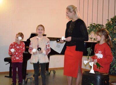 Larysa mit ihren T&ouml;chtern 