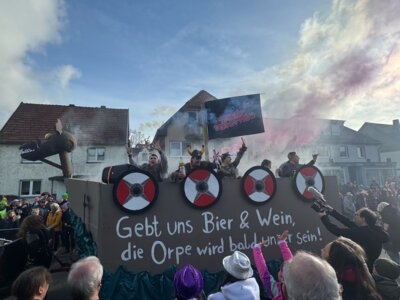 Foto des Albums: Karnevalszug Wrexen 2024 Teil 2 (11.​02.​2024)
