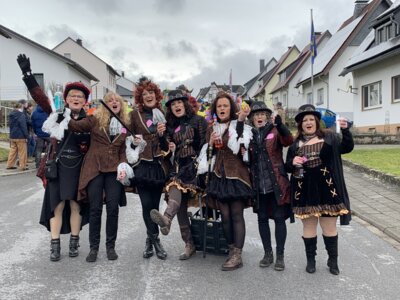 Foto des Albums: Karnevalszug Beringhausen 2024 Teil 2 (11.​02.​2024)