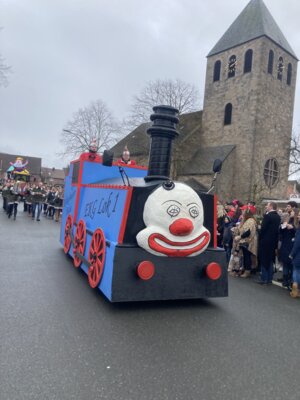 Foto des Albums: Karnevalszug Erlinghausen 2024 (12.​02.​2024)
