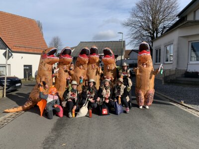 Foto des Albums: Karnevalszug Giershagen 2024 Teil2 (13.​02.​2024)