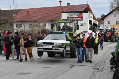 Foto des Albums: Rosenmontagszug 2024 in Bildern