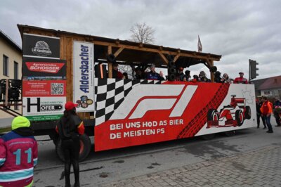 Foto des Albums: Rosenmontagszug 2024 in Bildern