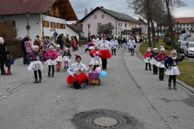 Foto des Albums: Rosenmontagszug 2024 in Bildern